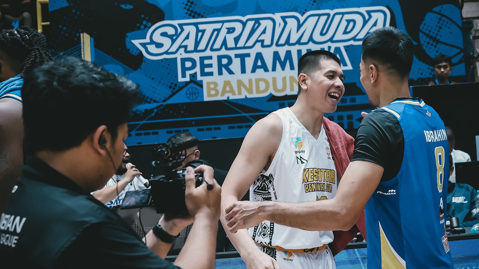 SATRIA MUDA PERTAMINA BANDUNG DEDICATES 96-64 VALENTINE’S DAY VICTORY TO #CITYOFCHAMPIONS