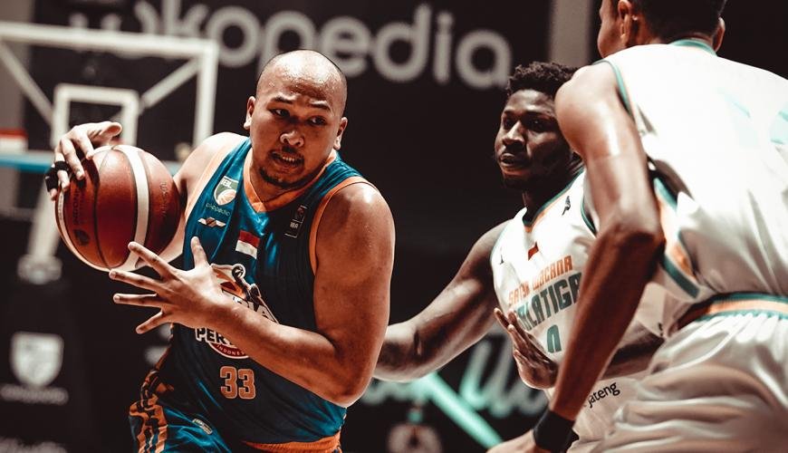 Melenggang Atas Satya Wacana