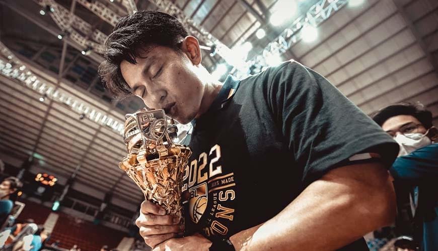 PERJALANAN PANJANG 17 TAHUN BERAKHIR: COACH MUHAMAD GOFAR BERPISAH DENGAN SATRIA MUDA PERTAMINA BANDUNG